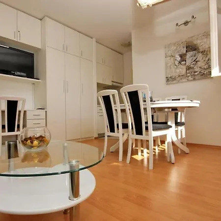 Charming Arena 公寓 *